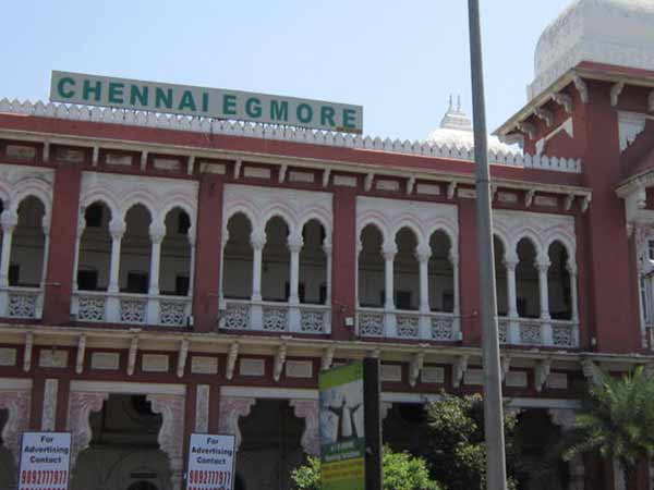 Train derails in Chennai Egmore station Train derails in Chennai Egmore station