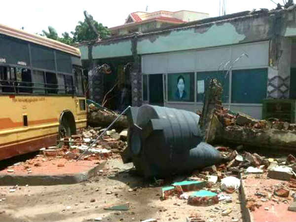 Five killed in building collapse in Coimbatore Five killed in building collapse in Coimbatore