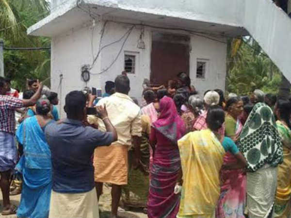 Coimbatore Tasmac shop ransacked Coimbatore Tasmac shop ransacked