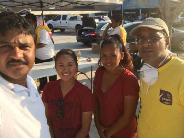 Houston Tamils in restoration of Harvey affected areas Houston Tamils in restoration of Harvey affected areas