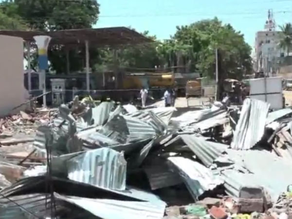 Two labors killed in Private liquor bar demolition Two labors killed in Private liquor bar demolition