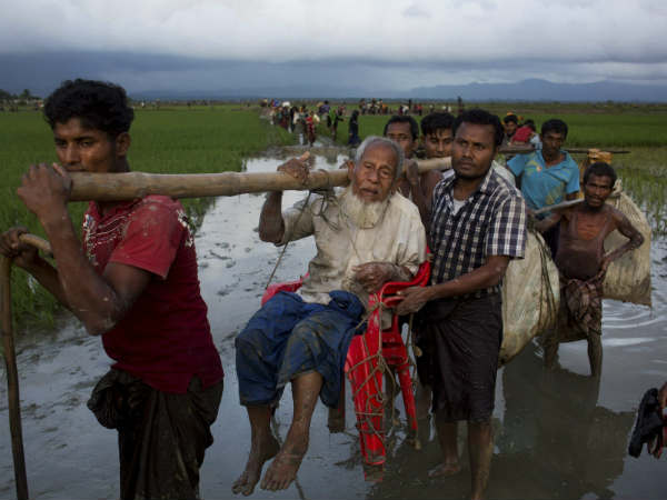 30,000 Rohingya Muslims trapped in Myanmar mountains without food 30,000 Rohingya Muslims trapped in Myanmar mountains without food
