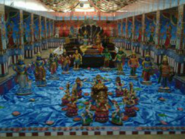 Chidambaram temple celebrating Navarathiri Kolu with thousands of dolls Chidambaram temple celebrating Navarathiri Kolu with thousands of dolls