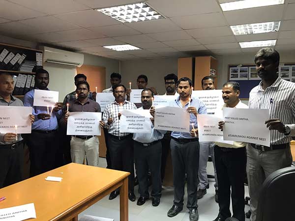 Oman Tamils pay Candlelight vigil to Anitha Oman Tamils pay Candlelight vigil to Anitha