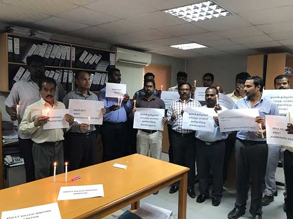 Oman Tamils pay Candlelight vigil to Anitha Oman Tamils pay Candlelight vigil to Anitha