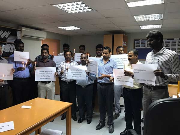 Oman Tamils pay Candlelight vigil to Anitha Oman Tamils pay Candlelight vigil to Anitha