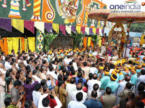 Tirupathi brahmotsavam 2017: lakhs of devotees witness Garuda seva Tirupathi brahmotsavam 2017: lakhs of devotees witness Garuda seva