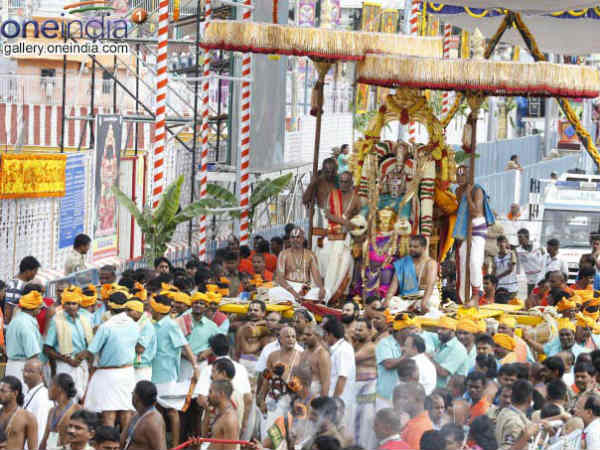 Tirupathi brahmotsavam 2017: lakhs of devotees witness Garuda seva Tirupathi brahmotsavam 2017: lakhs of devotees witness Garuda seva