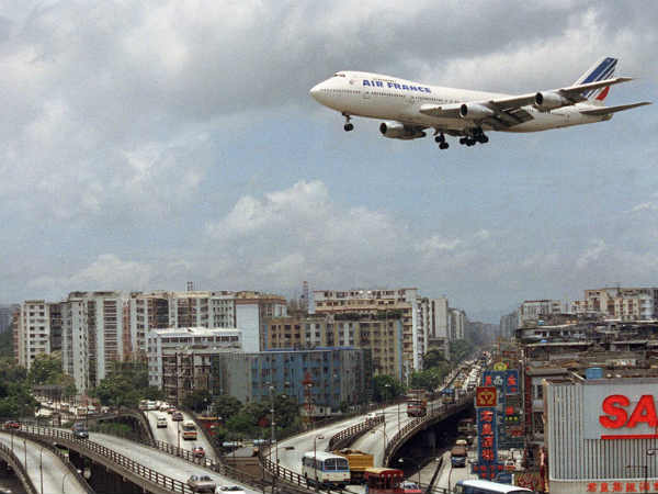 Typhoon Talim slams Japan, hundreds of flights grounded Typhoon Talim slams Japan, hundreds of flights grounded