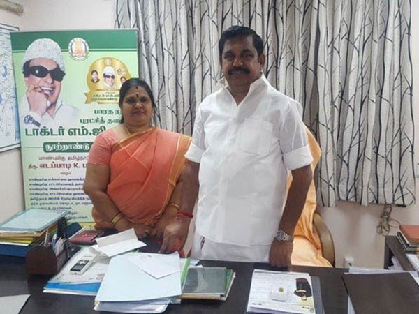 Dinakaran supporter MP Vasanthi murugesan is now supporting CM Edappadi Palanisami Dinakaran supporter MP Vasanthi murugesan is now supporting CM Edappadi Palanisami