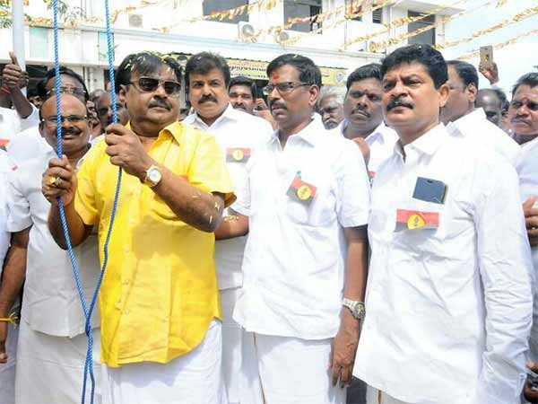 Vijayakant wishes cadres on his party's 13th anniversary Vijayakant wishes cadres on his party's 13th anniversary