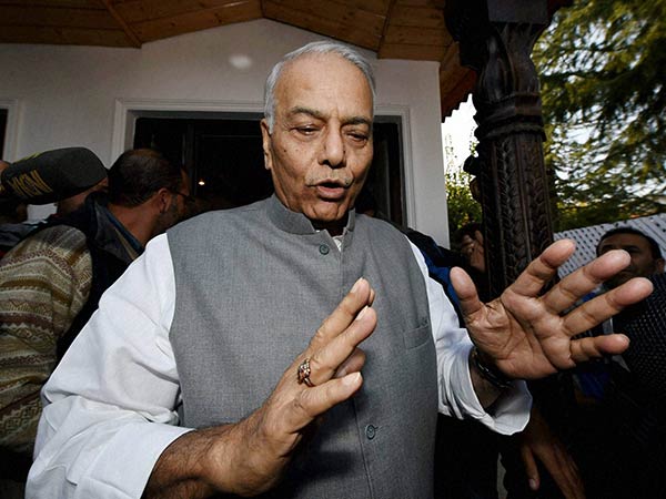 Yashwant Sinha blasts Modi and Jaitley for made a mess of the economy Yashwant Sinha blasts Modi and Jaitley for made a mess of the economy