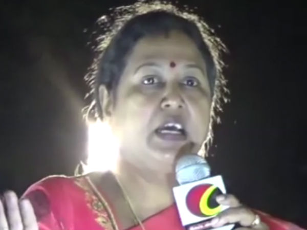 சுயலாபம் பார்க்கின்றனர்