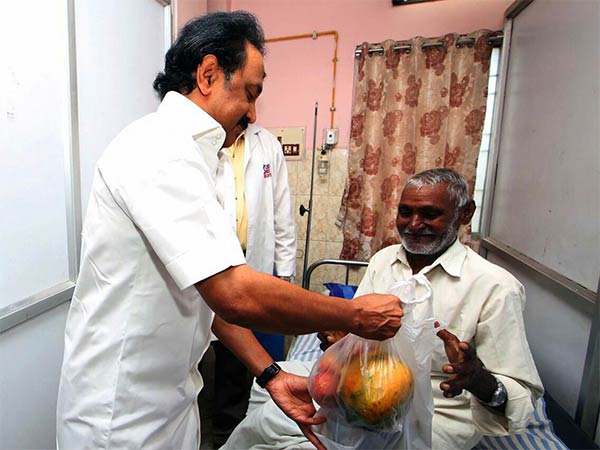 நோயாளிகளுடன் சந்திப்பு
