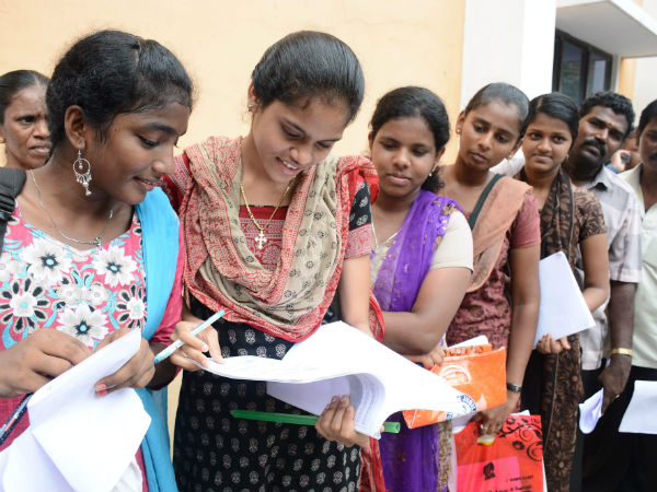 பாடத்திட்டம் வேறானவை