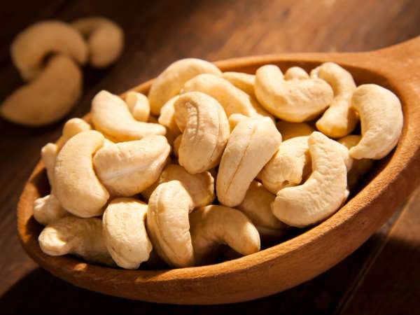 முழு முந்திரி விலை