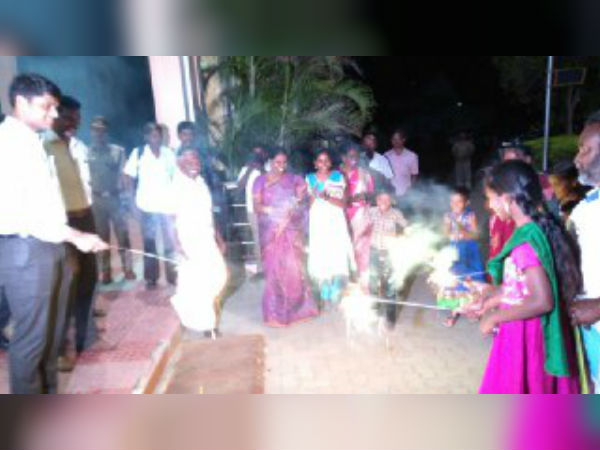 நரிக்குறவர்களுடன் தீபாவளி