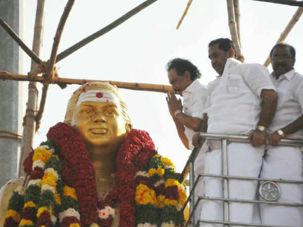 ஸ்டாலின் அஞ்சலி