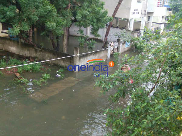 பணிமனைகளில் வெள்ளம்