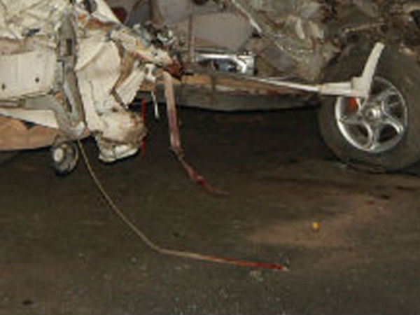 4 people from Vellore spot dead at Road accident Near Kalahasthi 4 people from Vellore spot dead at Road accident Near Kalahasthi