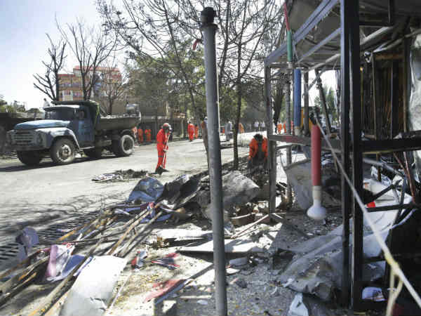 Taliban suicide bombers and gunmen attacked in Afghanistan kills 32 Taliban suicide bombers and gunmen attacked in Afghanistan kills 32