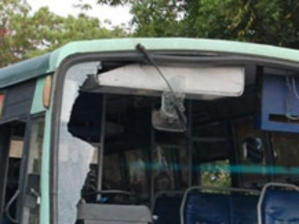 Stone pelted on Government bus near Thiruthani by School students Stone pelted on Government bus near Thiruthani by School students
