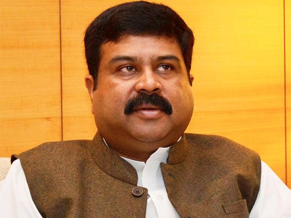 Centre urges all state governments to reduce VAT on Petrol, Diesel prices Centre urges all state governments to reduce VAT on Petrol, Diesel prices