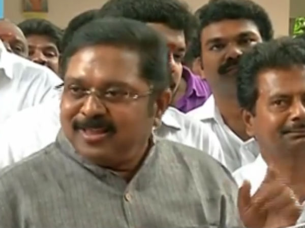 TTV Dinakaran paid Floral tributes to Maruthu brothers TTV Dinakaran paid Floral tributes to Maruthu brothers