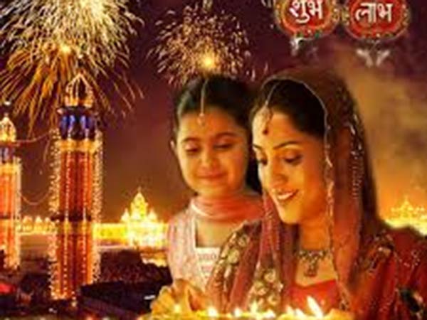 deepavali festival of lights celebrated to worship goddess laxmi the deity of wealth deepavali festival of lights celebrated to worship goddess laxmi the deity of wealth