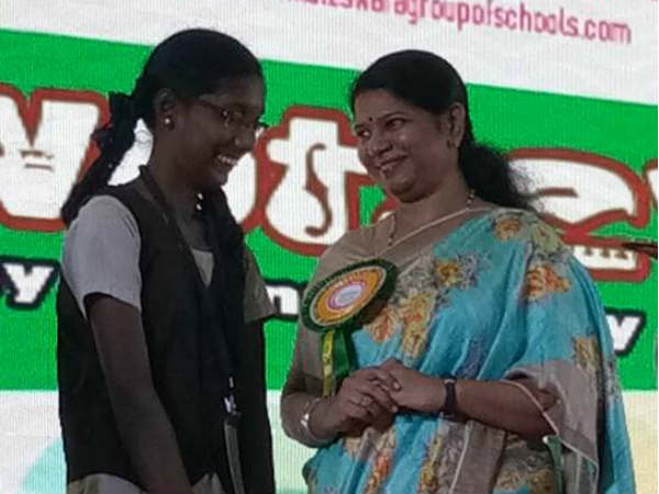 Kanimozhi tells short story Kanimozhi tells short story