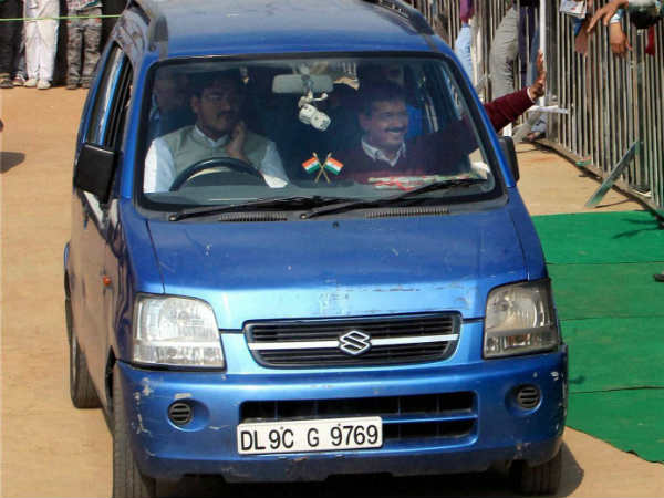 Delhi CM Aravind Kejriwal's car theft in Secretariat Delhi CM Aravind Kejriwal's car theft in Secretariat