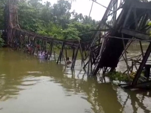 Kollam foot over bridge collapses, one killed Kollam foot over bridge collapses, one killed