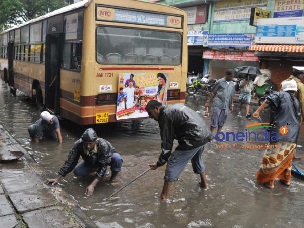 Bus operations reduced in Chennai due to rain Bus operations reduced in Chennai due to rain