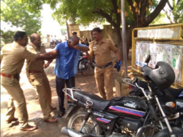 Bus Driver tries for self immolation in Nellai Collectorate Bus Driver tries for self immolation in Nellai Collectorate