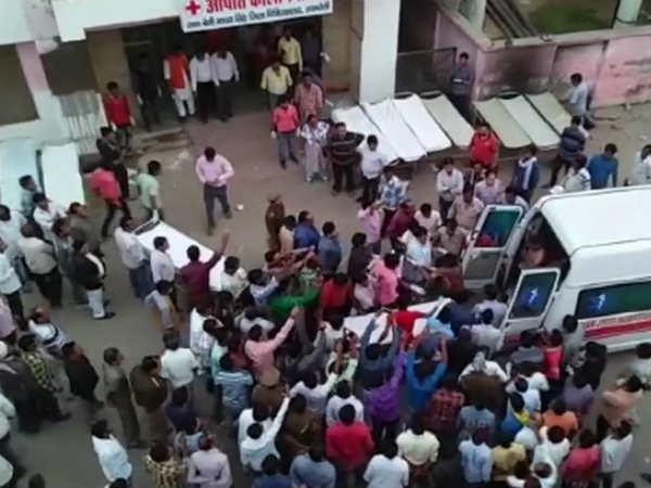 9 பேர் பலி, 100 பேர் காயம்