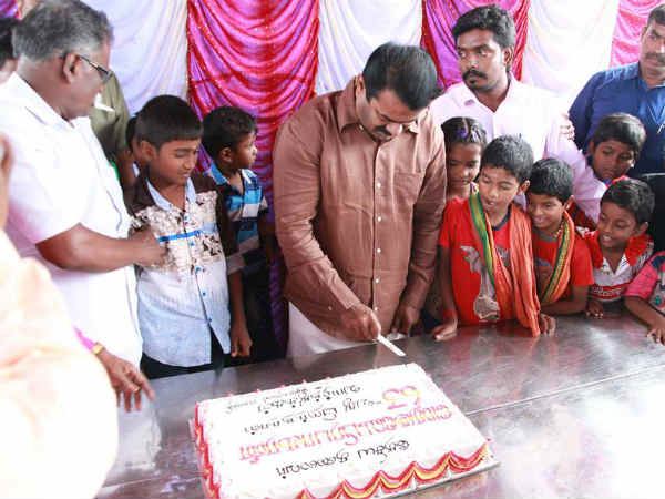 Naam Thamizhar party's blood donation camp Naam Thamizhar party's blood donation camp