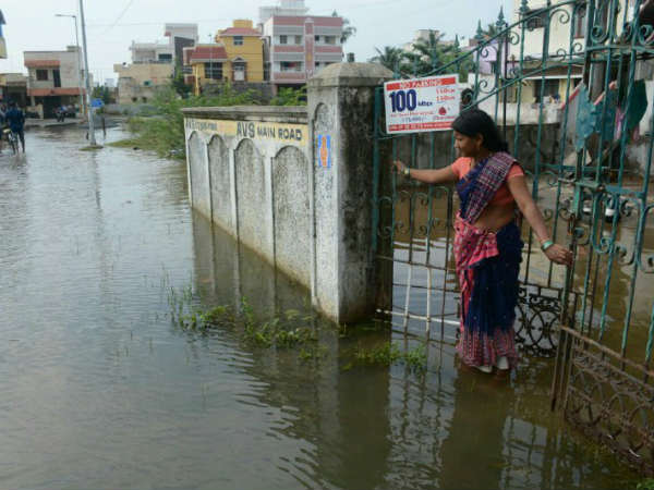 தூர் வாராத காரணத்தால் வீண்