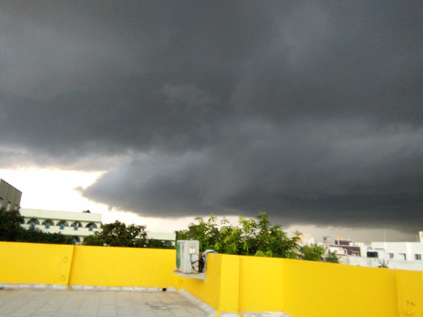 இரவில் மேகம்மூட்டம்