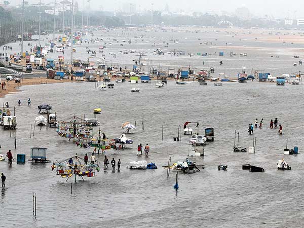 பருவமழைக்கும் பிரேக்கிங்