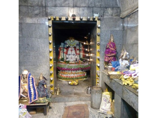 அன்னையோடு அறுசுவை