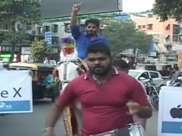 ஒரே நாளில் வைரல் ஆனார்