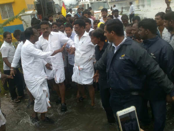 பள்ளிக்கரணையில் விஜயகாந்த்