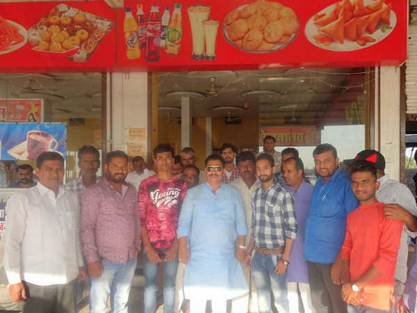 தினமும் கணவனை மாற்றுகிறார்கள்