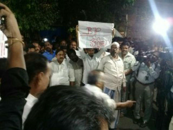 ஜெ., விசுவாசிகள் கோபம்