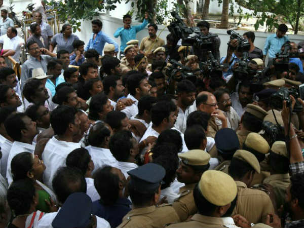 அனுமதி மறுத்துள்ள அரசு