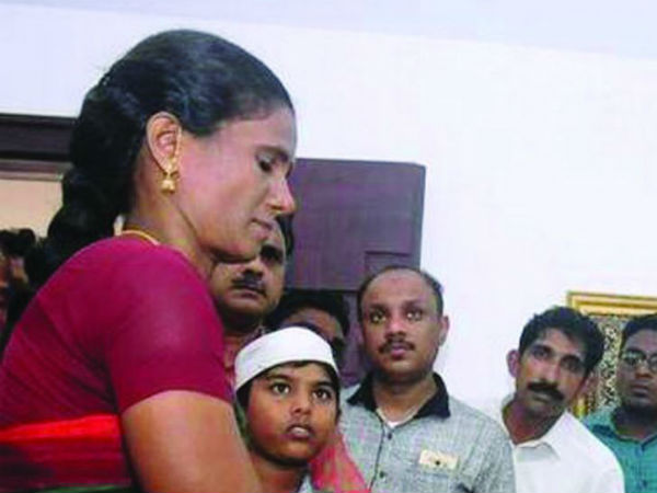ரூ.30 லட்சம் இழப்பீடு கோரினர்