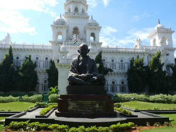 எதிர்க்கட்சிகள் புறக்கணிப்பு