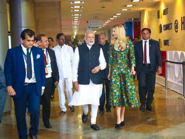 அரண்மனையில் விருந்து