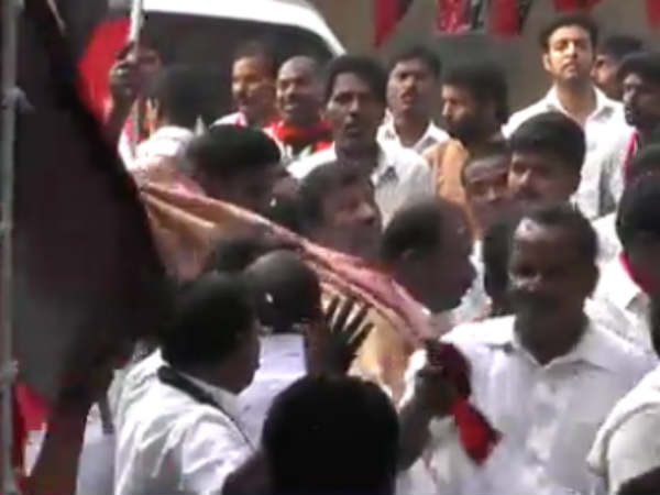 வீடுவீடாக வாக்கு சேகரிக்க நிபந்தனை
