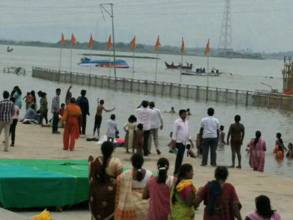 12 drown after boat capsizes in Andhra Pradesh’s Krishna river 12 drown after boat capsizes in Andhra Pradesh’s Krishna river